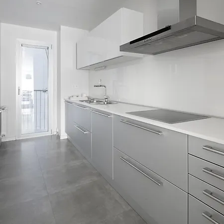 Black & White 4 By Feelfree Rentals *